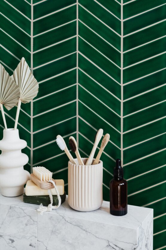 Royal Chevron VERT bathroom scaled 1